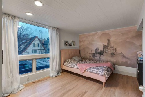 3016 7 Street Sw, Calgary, AB - Indoor Photo Showing Bedroom
