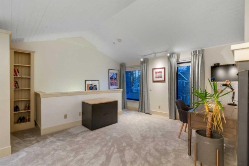 3016 7 Street Sw, Calgary, AB - Indoor