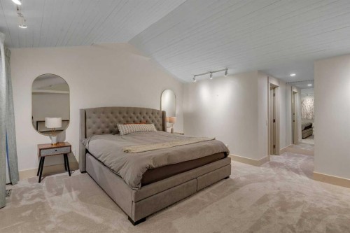 3016 7 Street Sw, Calgary, AB - Indoor Photo Showing Bedroom