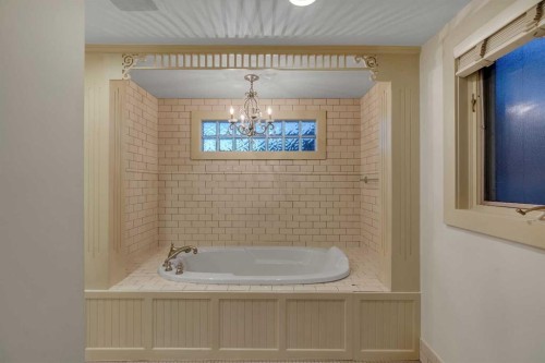 3016 7 Street Sw, Calgary, AB - Indoor Photo Showing Bathroom