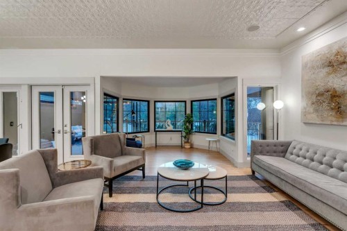 3016 7 Street Sw, Calgary, AB - Indoor Photo Showing Living Room