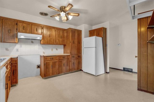 4511 Richmond Road Sw, Calgary, AB - Indoor Photo Showing Kitchen