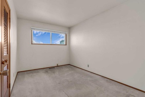 4511 Richmond Road Sw, Calgary, AB - Indoor Photo Showing Other Room