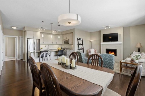 26 Cranbrook Villas Se, Calgary, AB - Indoor Photo Showing Dining Room
