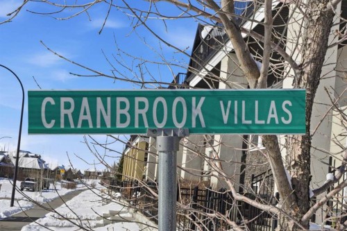 26 Cranbrook Villas Se, Calgary, AB - Outdoor