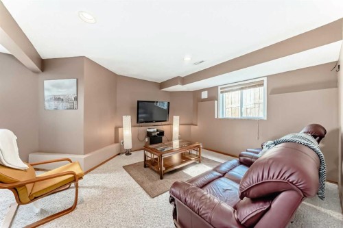 170 Shawbrooke Green Sw, Calgary, AB - Indoor Photo Showing Living Room