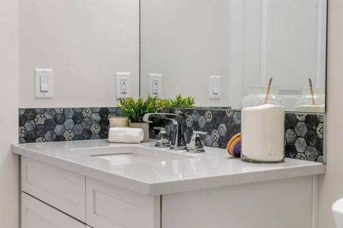 1205-32 Varsity Estates Circle Nw, Calgary, AB - Indoor Photo Showing Bathroom