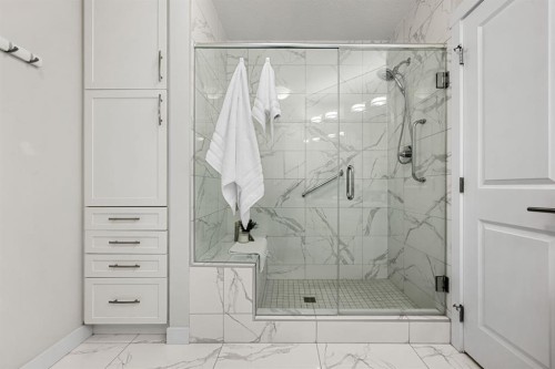 1205-32 Varsity Estates Circle Nw, Calgary, AB - Indoor Photo Showing Bathroom