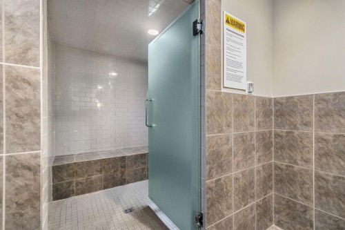 1205-32 Varsity Estates Circle Nw, Calgary, AB - Indoor Photo Showing Bathroom