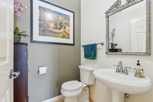 22 Valley Creek Road Nw, Calgary, AB - Indoor Photo Showing Bathroom