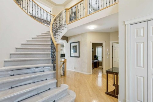 22 Valley Creek Road Nw, Calgary, AB - Indoor Photo Showing Other Room