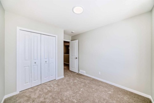 354 Ellen Park, Crossfield, AB - Indoor