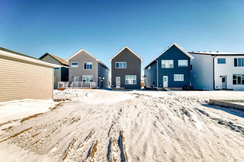 354 Ellen Park, Crossfield, AB - Outdoor