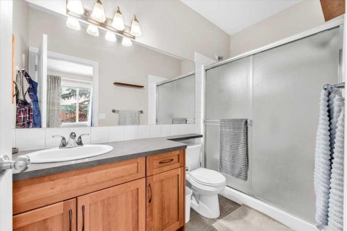 133 Tucker Circle, Okotoks, AB - Indoor Photo Showing Bathroom