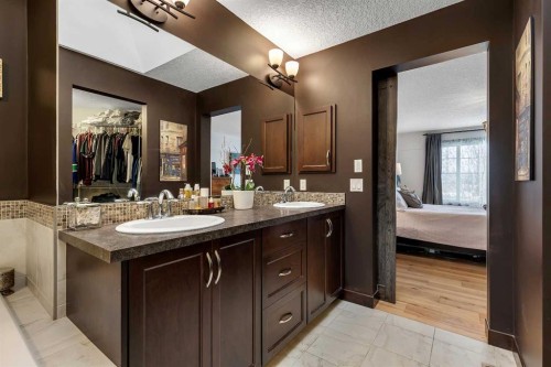 70 Chaparral Valley Square Se, Calgary, AB - Indoor Photo Showing Bathroom