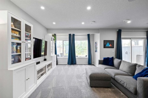 223 Howse Drive Ne, Calgary, AB - Indoor Photo Showing Living Room