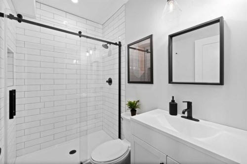 223 Howse Drive Ne, Calgary, AB - Indoor Photo Showing Bathroom