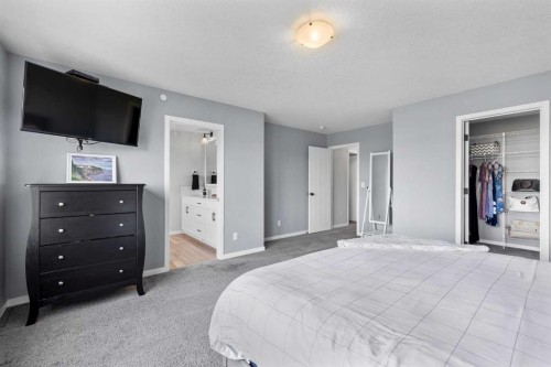223 Howse Drive Ne, Calgary, AB - Indoor Photo Showing Bedroom