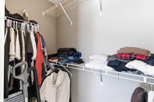 33-111 Rainbow Falls Gate, Chestermere, AB - Indoor With Storage