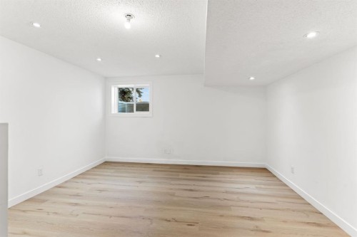 111 Macewan Glen Close Nw, Calgary, AB - Indoor Photo Showing Other Room