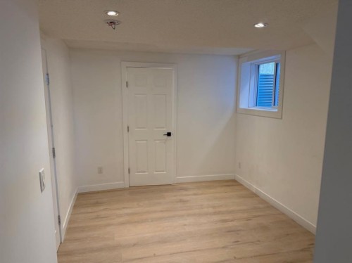 111 Macewan Glen Close Nw, Calgary, AB - Indoor Photo Showing Other Room