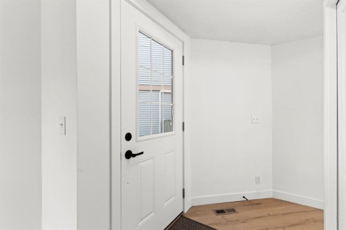 111 Macewan Glen Close Nw, Calgary, AB - Indoor Photo Showing Other Room