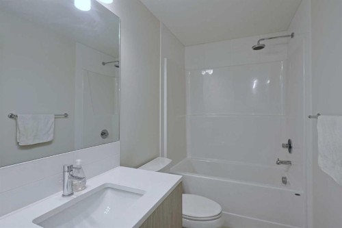 403-138 Sage Valley Common Nw, Calgary, AB - Indoor Photo Showing Bathroom