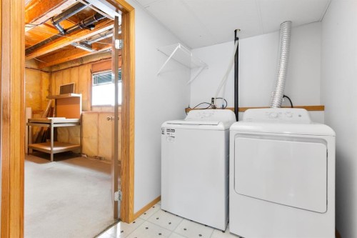 6228 Cypress Close, Olds, AB - Indoor Photo Showing Laundry Room