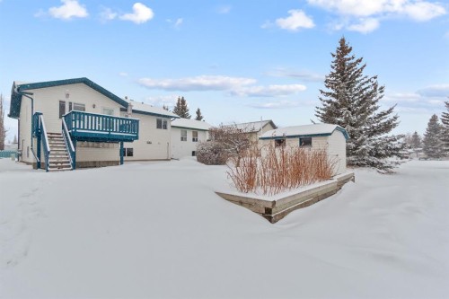 6228 Cypress Close, Olds, AB - Outdoor