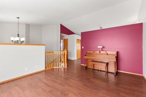 6228 Cypress Close, Olds, AB - Indoor Photo Showing Other Room