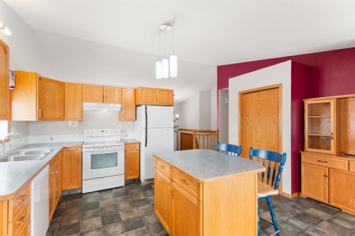 6228 Cypress Close, Olds, AB - Indoor Photo Showing Kitchen With Double Sink