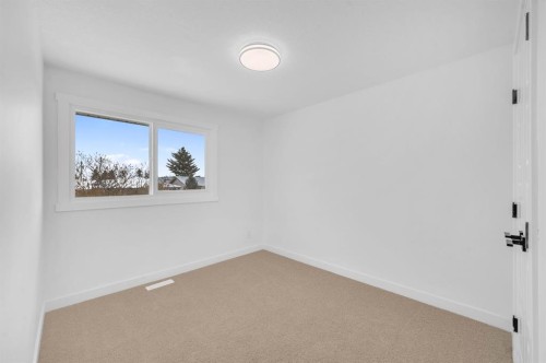 3229 Doverville Crescent Se, Calgary, AB - Indoor Photo Showing Other Room