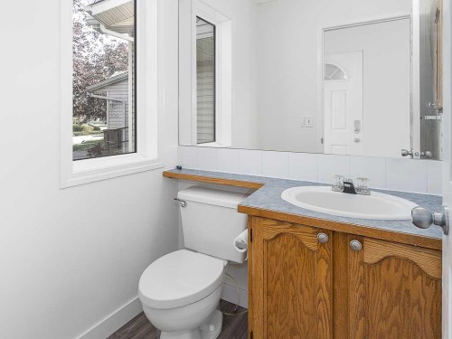 100 Catalina Circle Ne, Calgary, AB - Indoor Photo Showing Bathroom