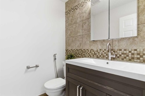 39 Arbour Ridge Mews Nw, Calgary, AB - Indoor Photo Showing Bathroom