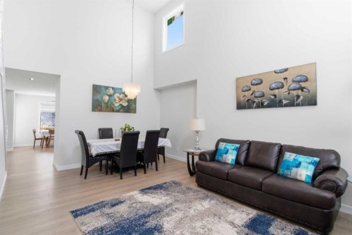 39 Arbour Ridge Mews Nw, Calgary, AB - Indoor Photo Showing Living Room