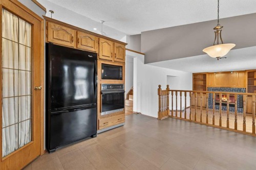 1208 Sunvista Way Se, Calgary, AB - Indoor