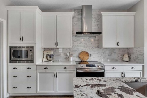 16 Nolancrest Circle Nw, Calgary, AB - Indoor Photo Showing Kitchen With Upgraded Kitchen