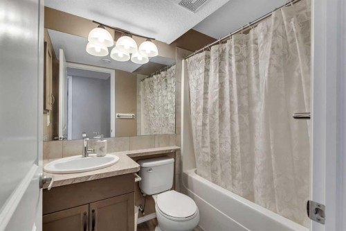 16 Nolancrest Circle Nw, Calgary, AB - Indoor Photo Showing Bathroom