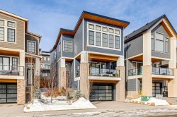 28 Timberline Way SW Calgary, AB T3H 0W3