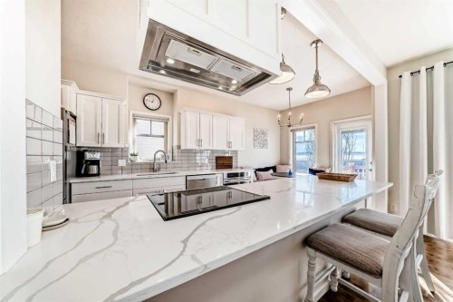 5 Bridle Estates Road Sw, Calgary, AB - Indoor Photo Showing Kitchen