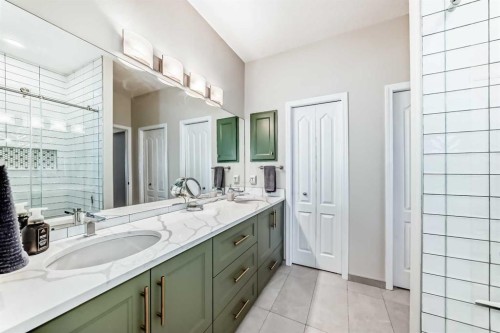 5 Bridle Estates Road Sw, Calgary, AB - Indoor Photo Showing Bathroom