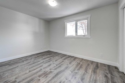 36 Pennsburg Place Se, Calgary, AB - Indoor Photo Showing Other Room
