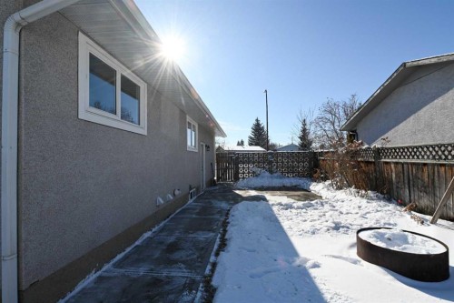 36 Pennsburg Place Se, Calgary, AB - Outdoor With Exterior