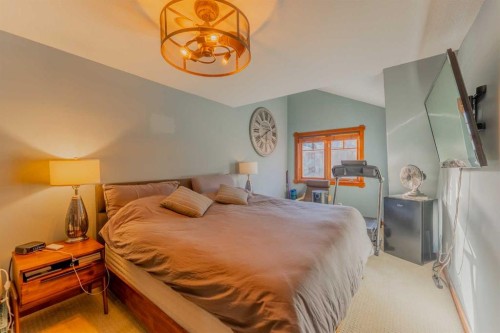 313-170 Crossbow Place, Canmore, AB - Indoor Photo Showing Bedroom