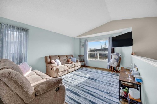 191 Applebrook Circle Se, Calgary, AB - Indoor Photo Showing Living Room