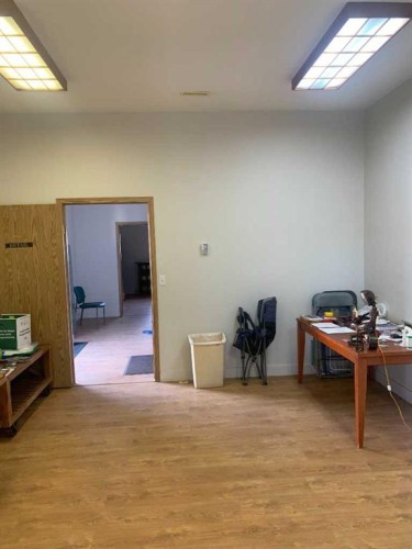 7 Co-Op Road, Didsbury, AB 