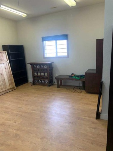 7 Co-Op Road, Didsbury, AB 