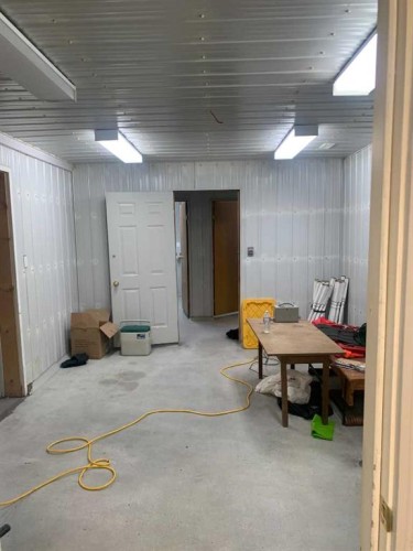 7 Co-Op Road, Didsbury, AB 