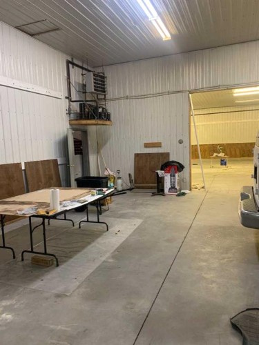 7 Co-Op Road, Didsbury, AB 