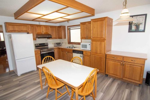 237 Sandarac Drive Nw, Calgary, AB - Indoor Photo Showing Other Room